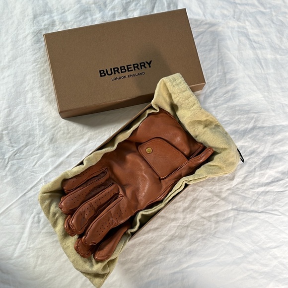 Burberry Lamb Gloves - Picture 13 of 13